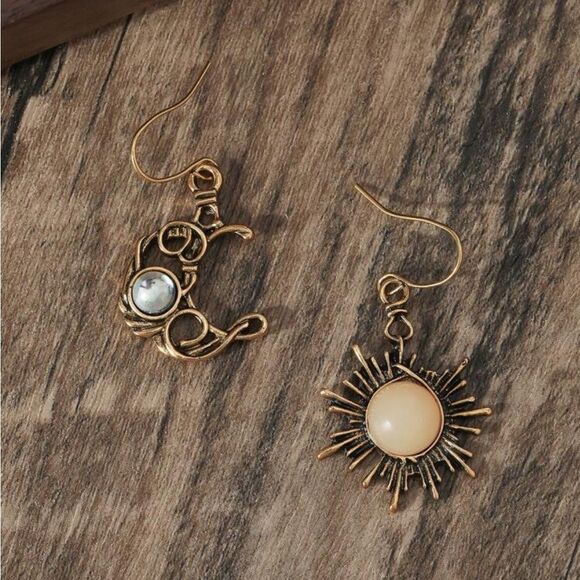 Vintage Bohemian Style Zinc Alloy Sun Moon Stars Asymmetrical Earrings - Picture 4 of 9